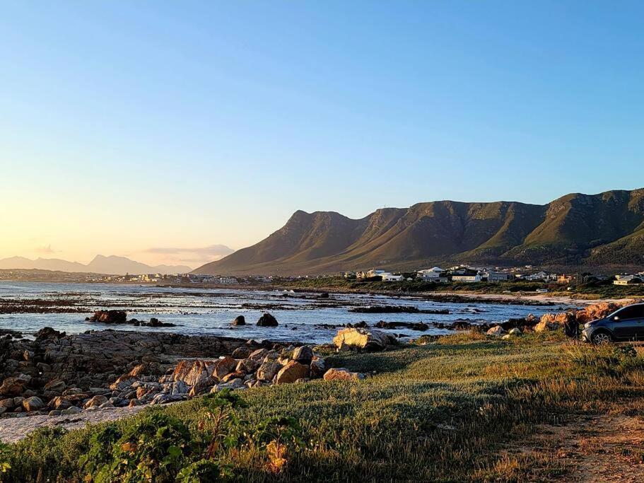 Adorable 2 Bedroom Cottage With Spacious Veranda Hermanus Exterior foto